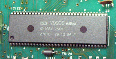 Yamaha V9938芯片（©1984，ASCII/MSX丝印）
